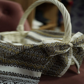 Великодній рушничок з бантом на кошичок