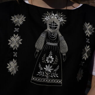 Манішка в українському стилі, вишита чорно-біла Мотанка