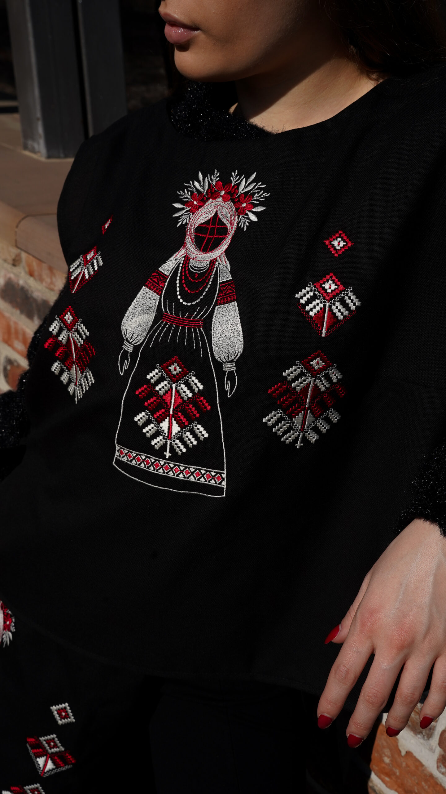 Вишитий пояс, припинда чорно-червона Мотанка - Зображення 3