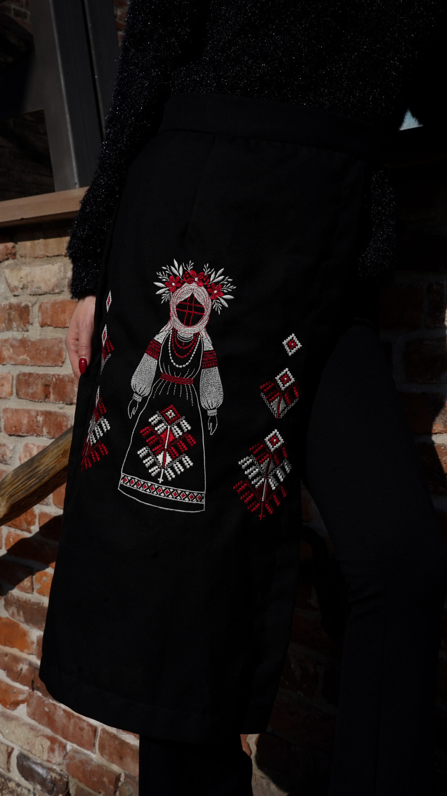 Вишитий пояс, припинда чорно-червона Мотанка - Зображення 2